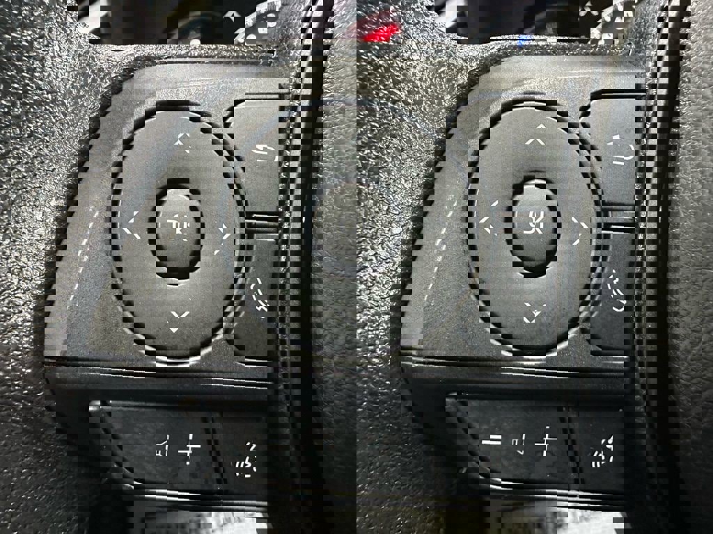 Used 2025 Toyota RAV4 XLE image 19