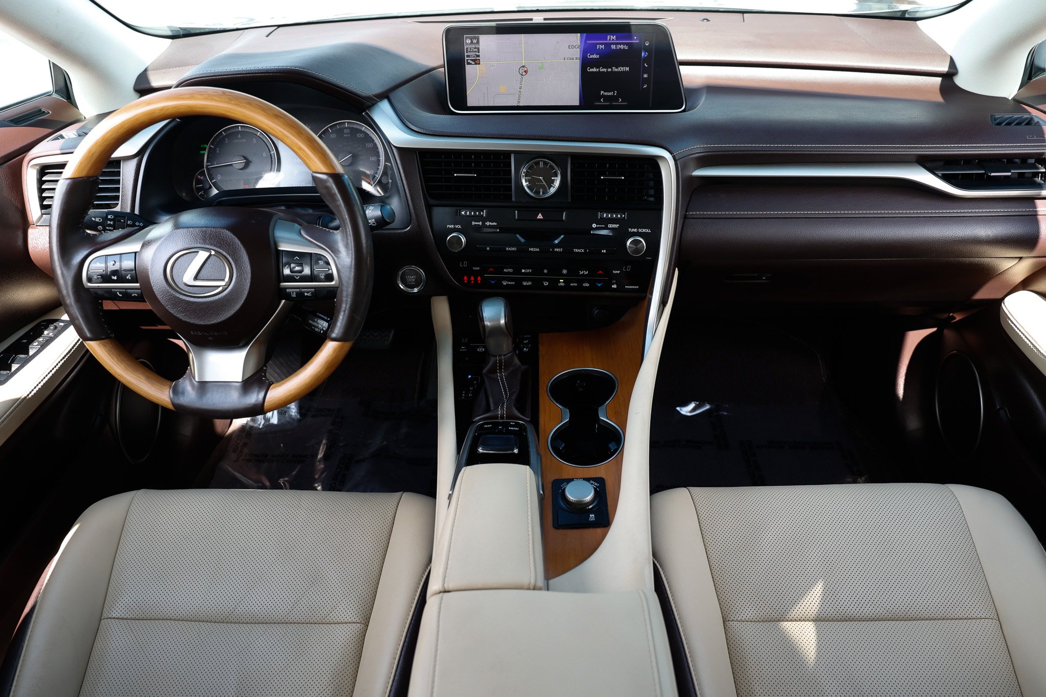 Used 2017 Lexus RX 350 FWD image 2