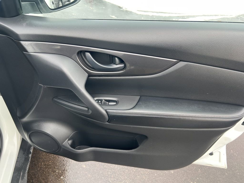 Certified 2020 Nissan Rogue S image 22