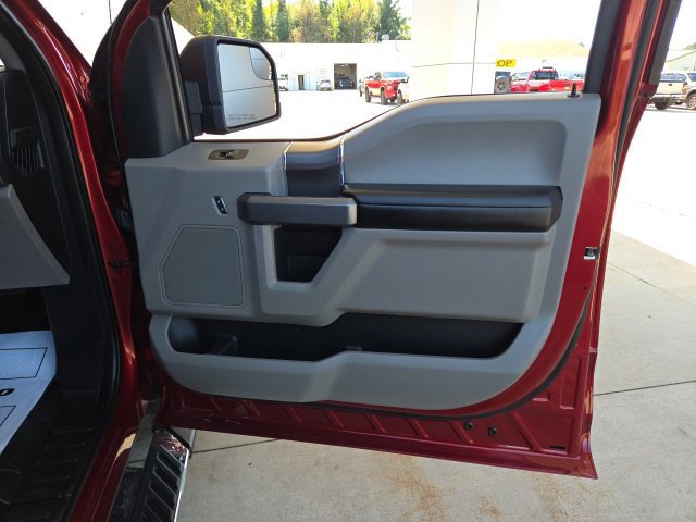 Used 2018 Ford F150 XLT w/ Equipment Group 302A Luxury AWD/4WD image 39
