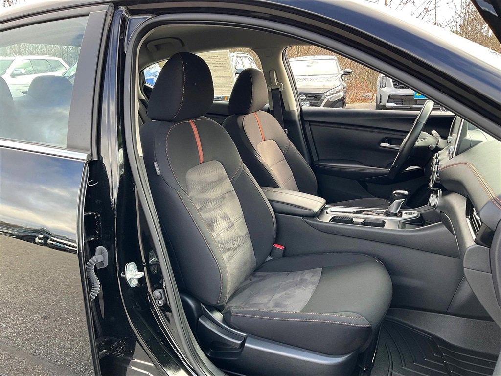 Used 2023 Nissan Sentra SR w/ Midnight Edition Package image 10