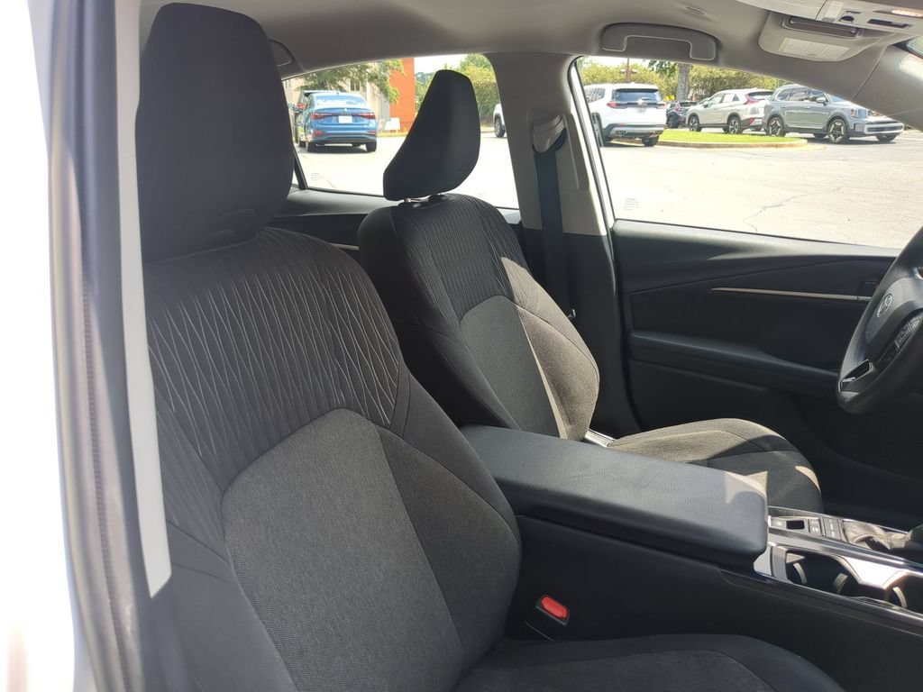 Used 2025 Toyota Camry LE FWD image 31