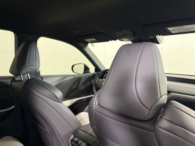 Used 2025 Lexus TX 500h AWD w/ Technology Package image 30