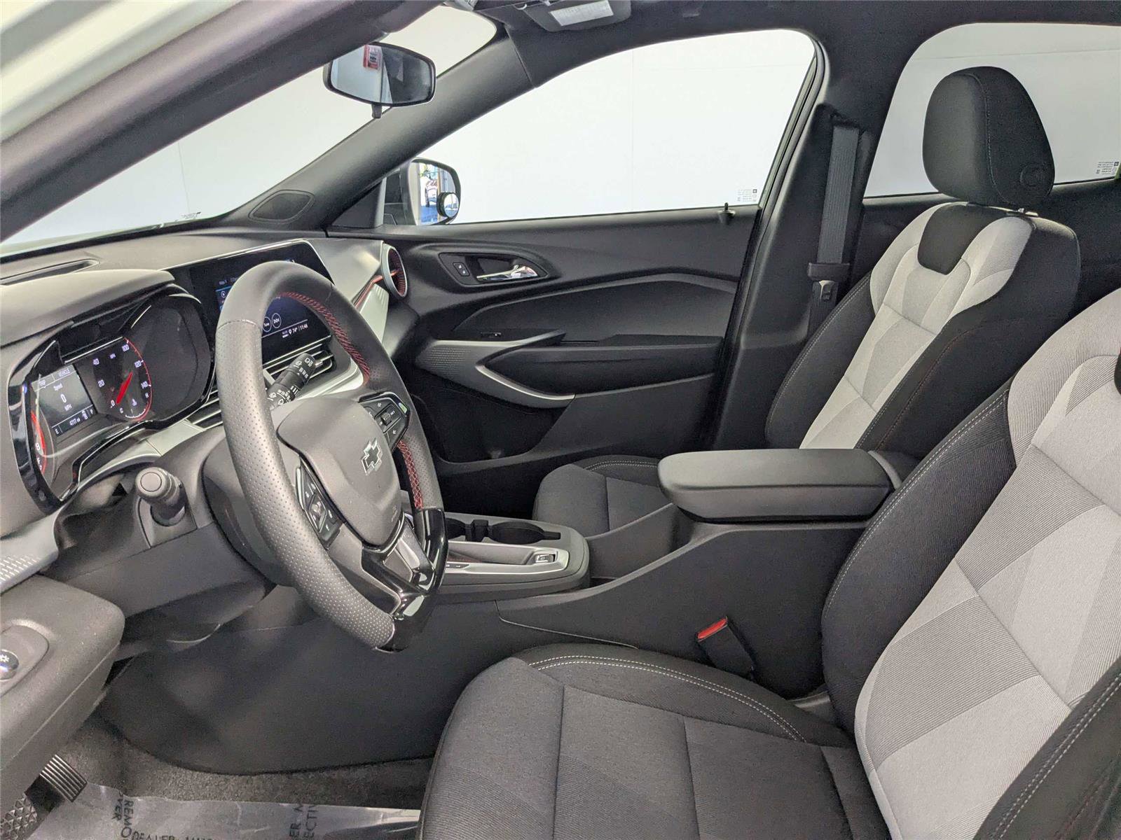 Used 2024 Chevrolet Trax RS w/ Driver Confidence Package image 12