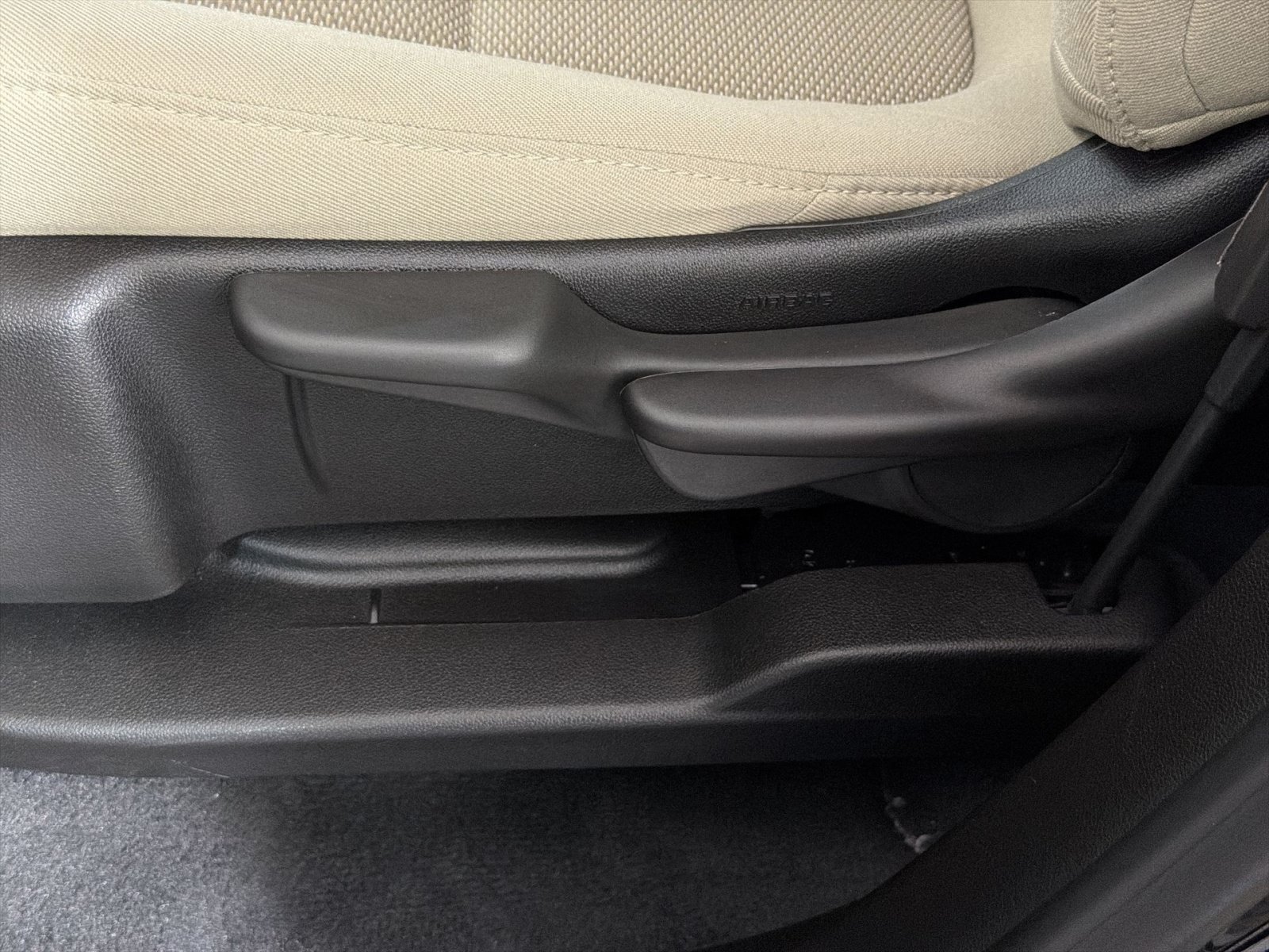 Used 2023 Chevrolet Traverse LS FWD image 14