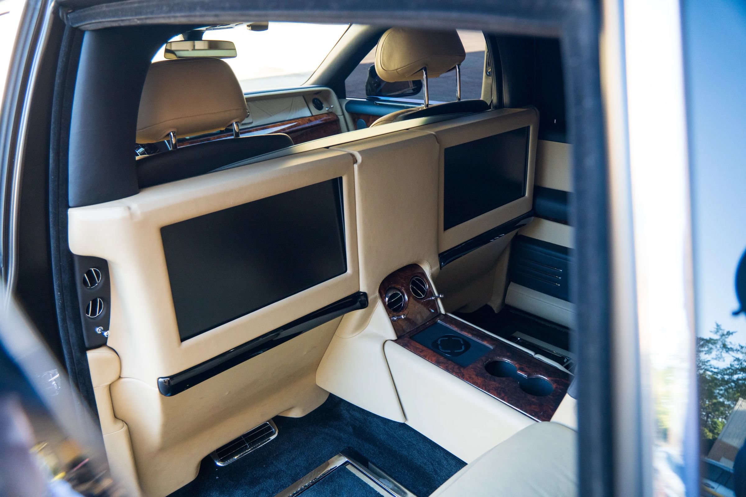 Used 2018 Rolls-Royce Phantom Extended Wheelbase RWD image 7