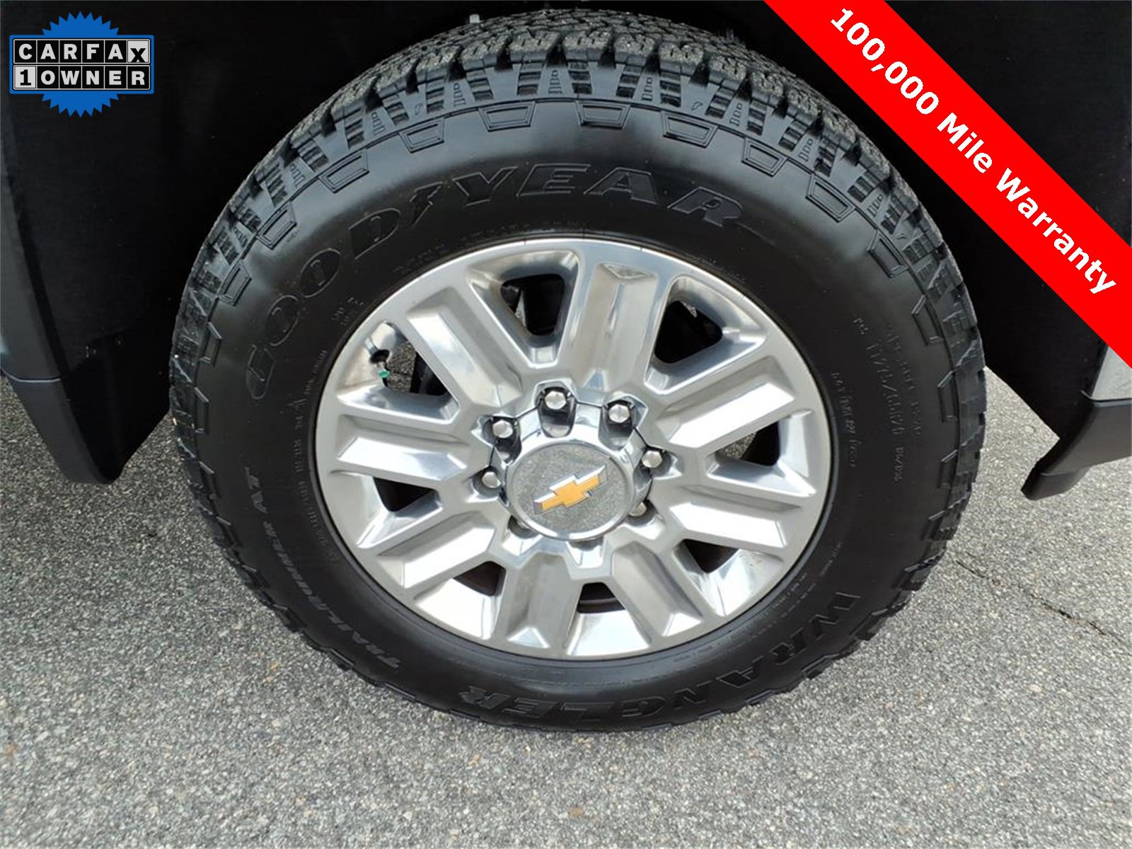 Used 2025 Chevrolet Silverado 3500 LTZ w/ LTZ Convenience Package image 15