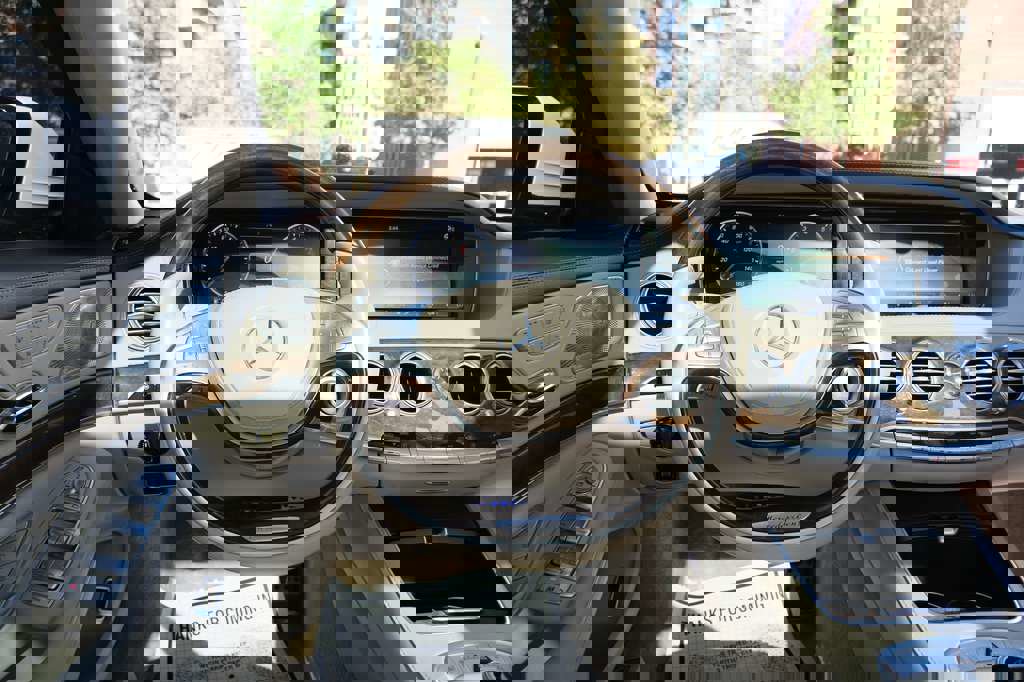 Used 2015 Mercedes-Benz S 550 Sedan image 36