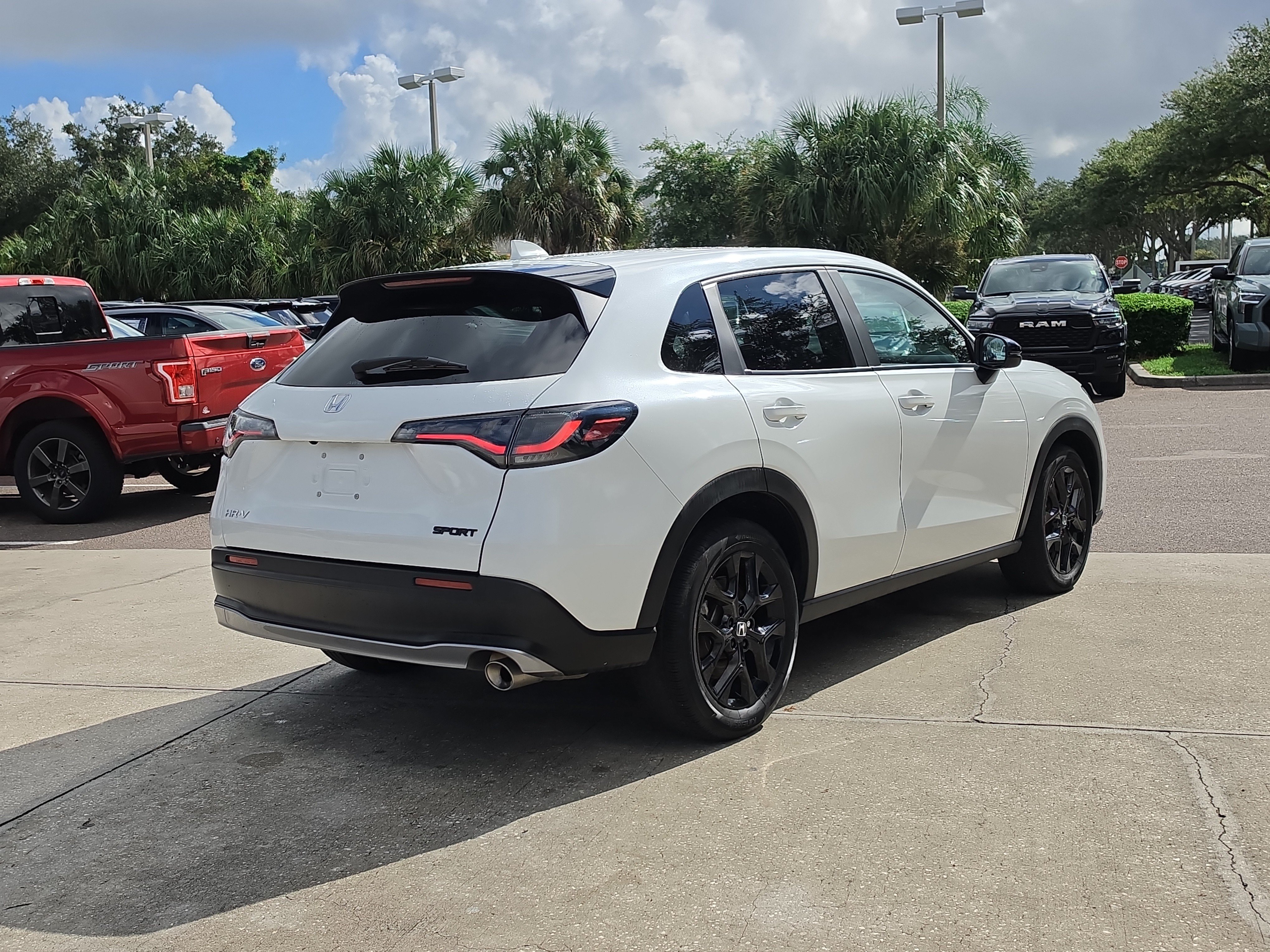 Used 2024 Honda HR-V Sport image 8