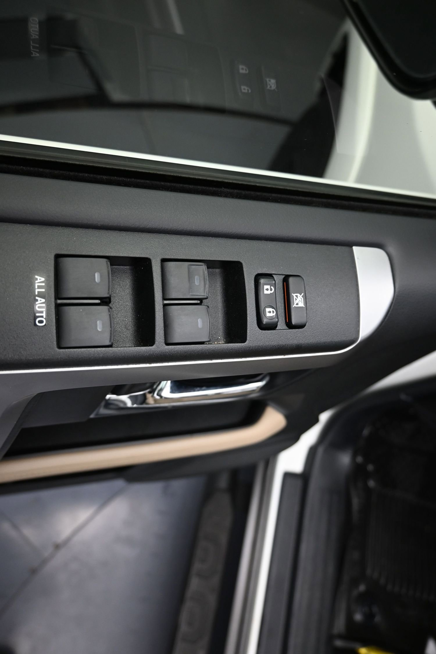 Certified 2023 Toyota 4Runner SR5 image 5