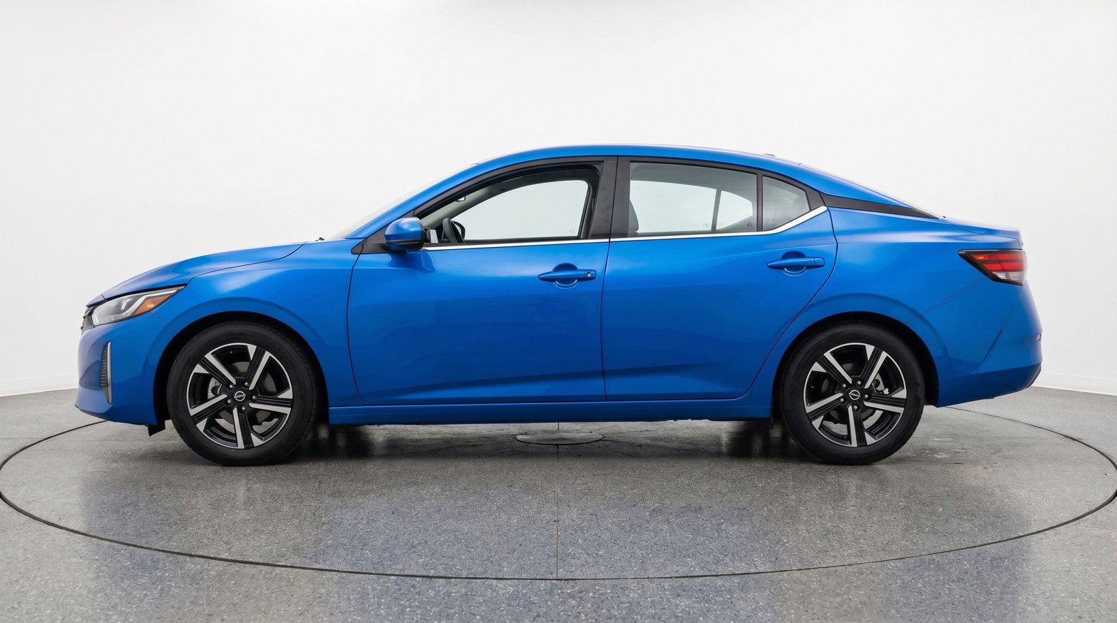 Used 2025 Nissan Sentra SV FWD image 5