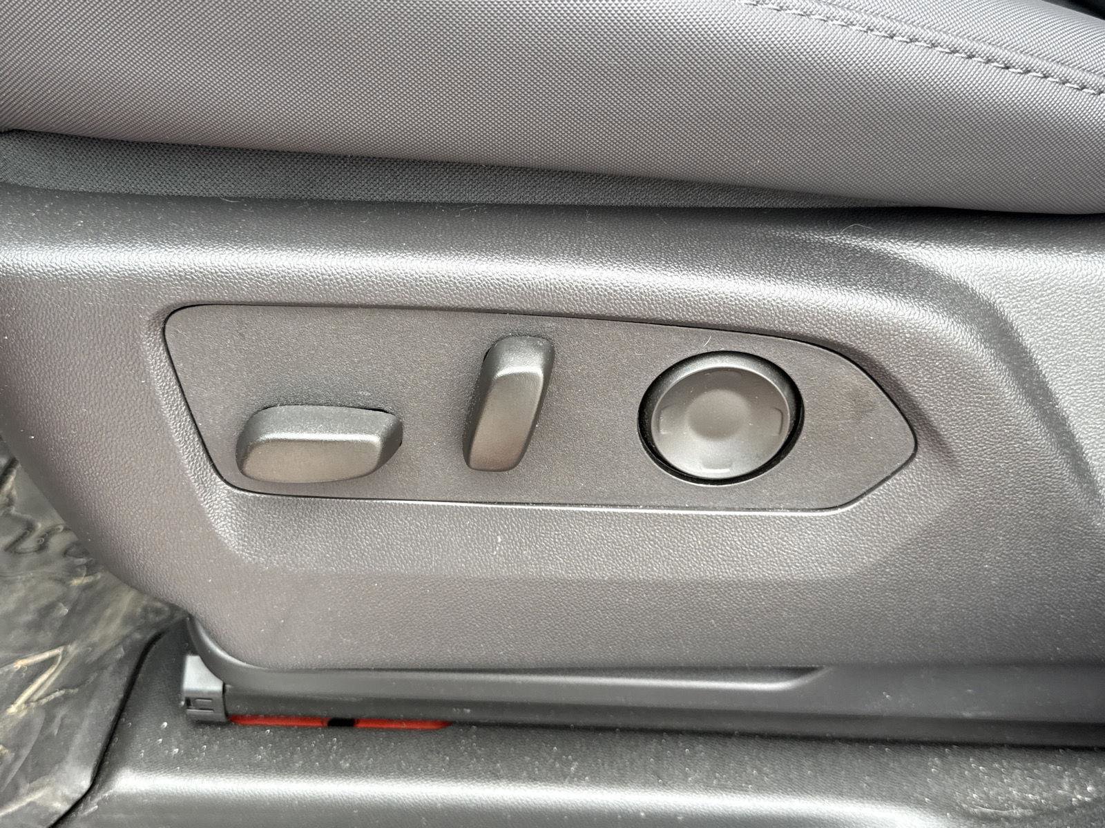 New 2025 GMC Hummer EV 3X w/ LPO, Dark Essentials Package image 28