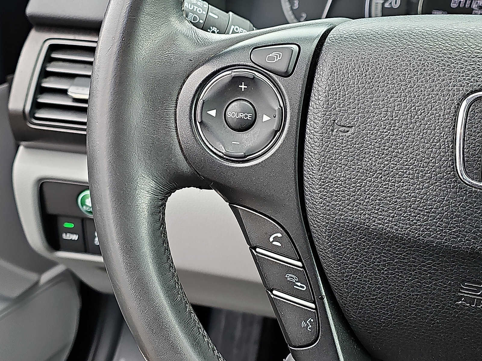 Used 2014 Honda Accord EX-L image 21