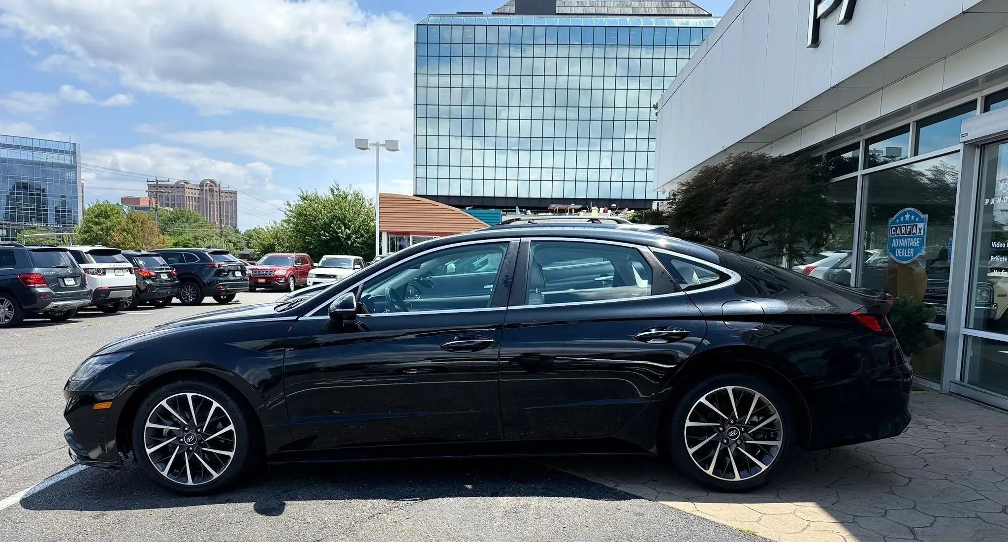 Used 2020 Hyundai Sonata Limited w/ Cargo Package FWD image 4