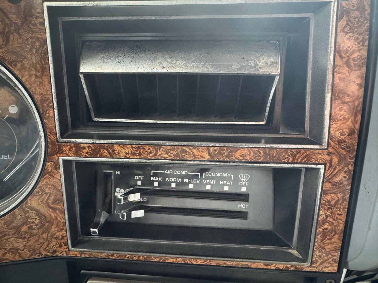 Used 1989 GMC Suburban 4WD image 22