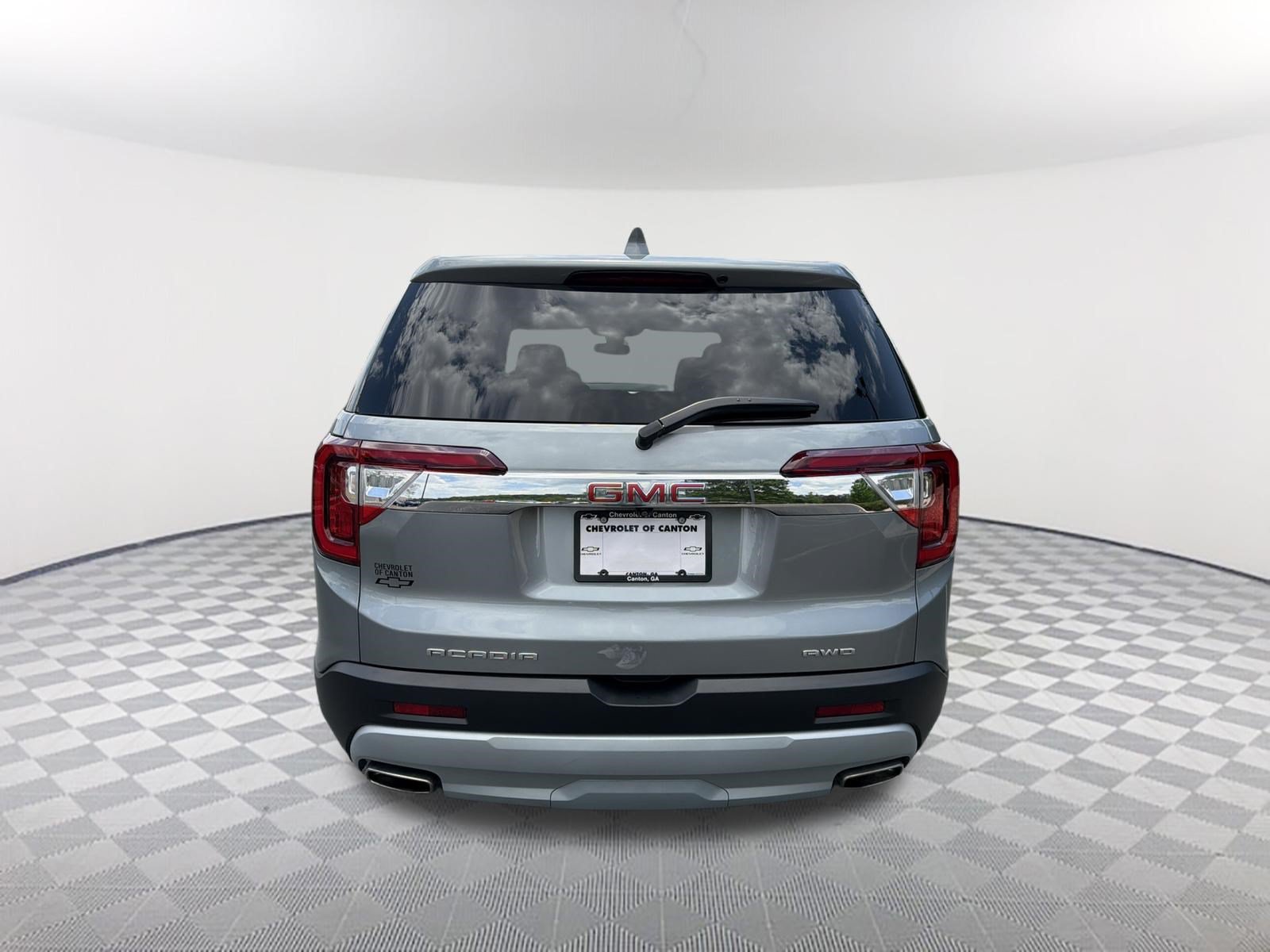 Used 2023 GMC Acadia SLE AWD/4WD image 6