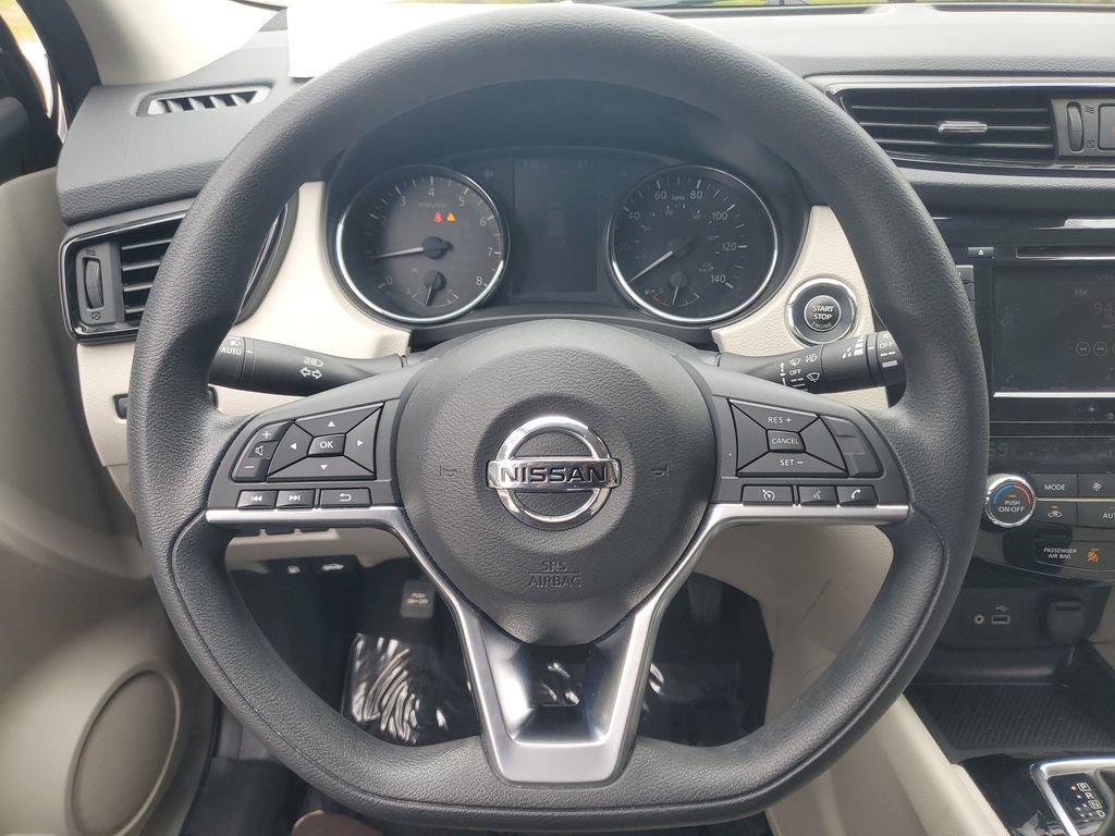 Used 2020 Nissan Rogue Sport SV image 23