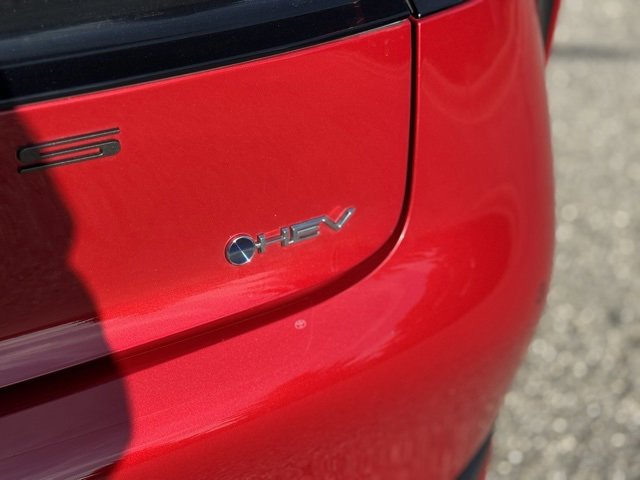 Certified 2023 Toyota Prius LE image 40