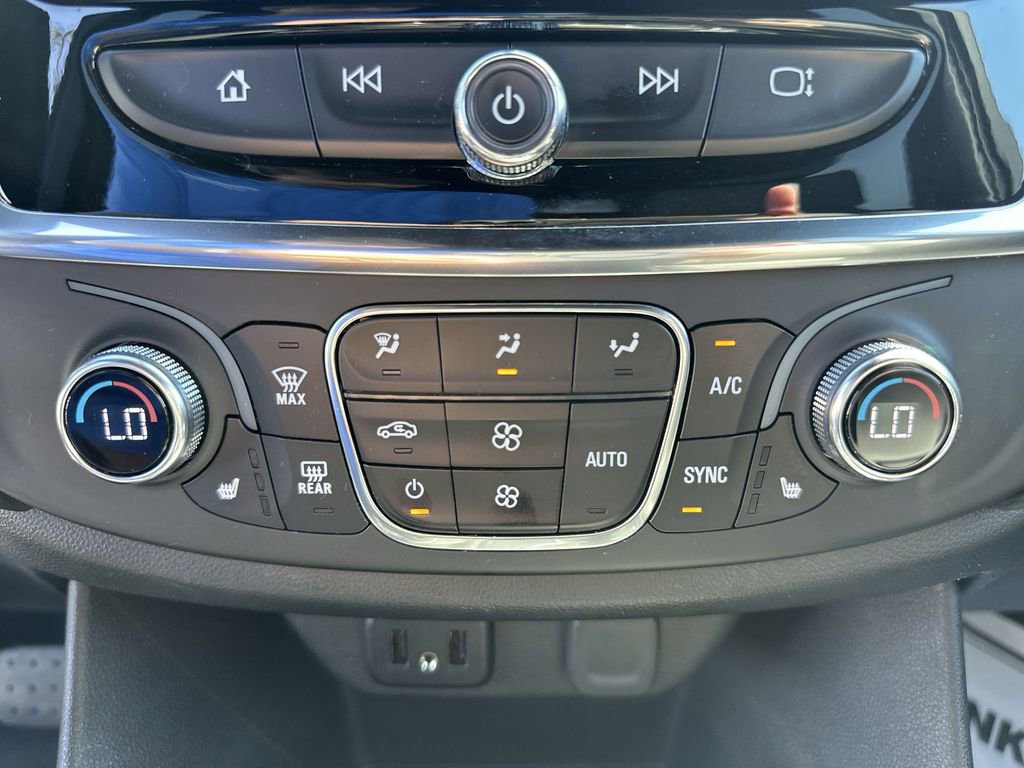 Used 2024 GMC Terrain SLE w/ Driver Convenience Package FWD image 26