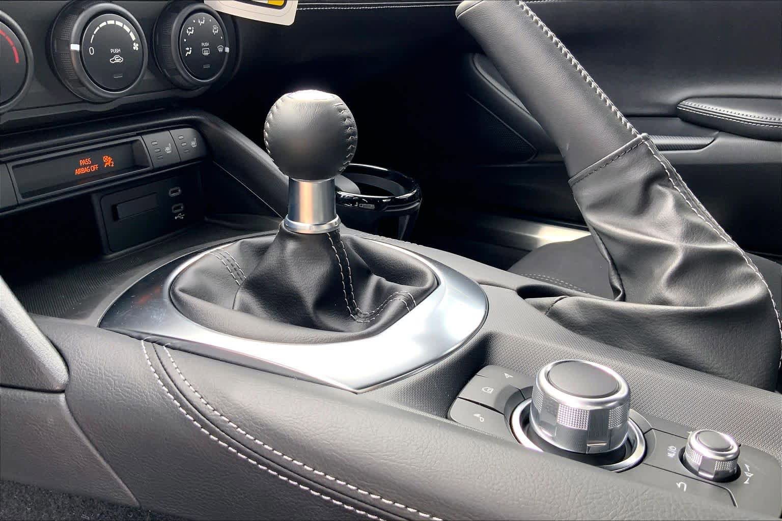 New 2026 MAZDA MX-5 Miata Club w/ Interior Package RWD image 7