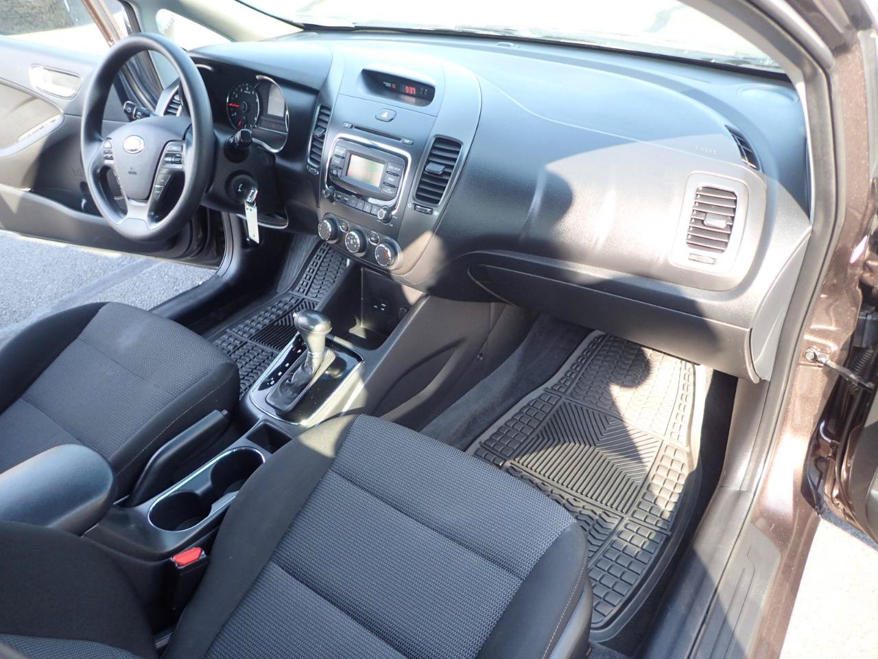 Used 2018 Kia Forte LX FWD image 12