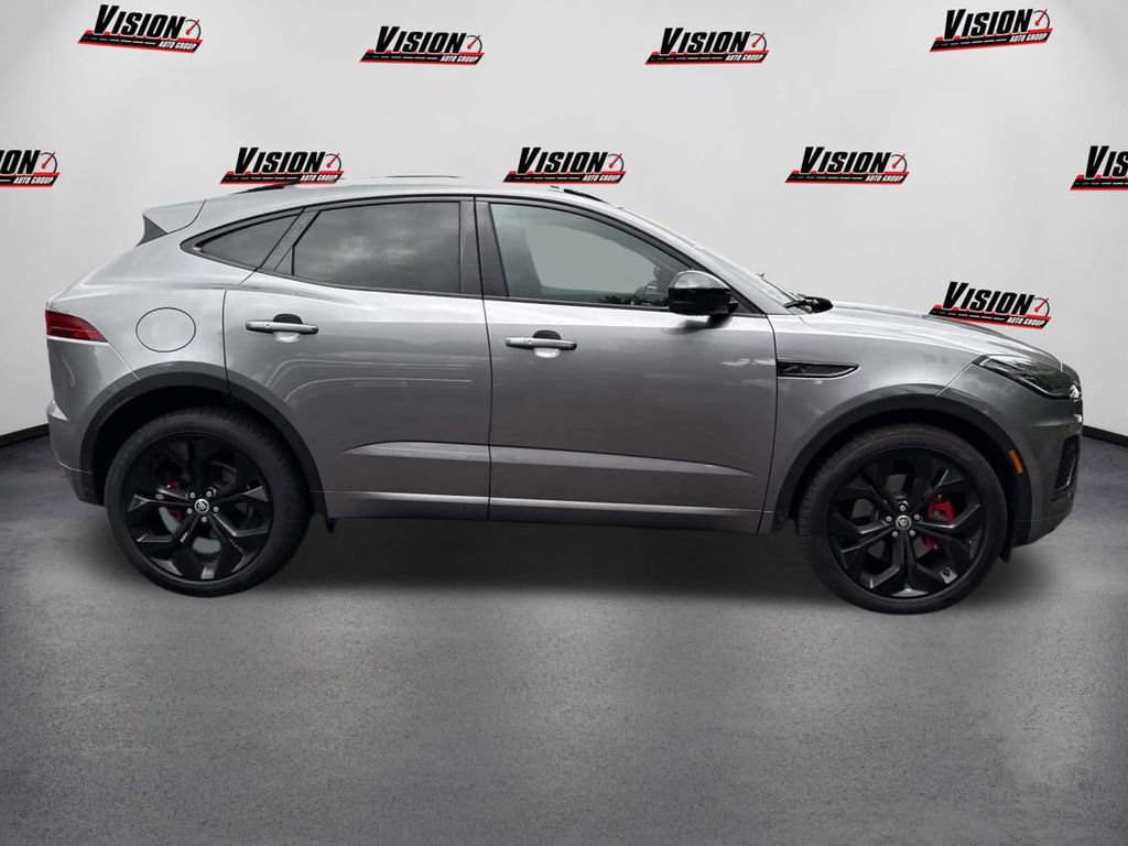 Used 2024 Jaguar E-PACE R-Dynamic SE image 4