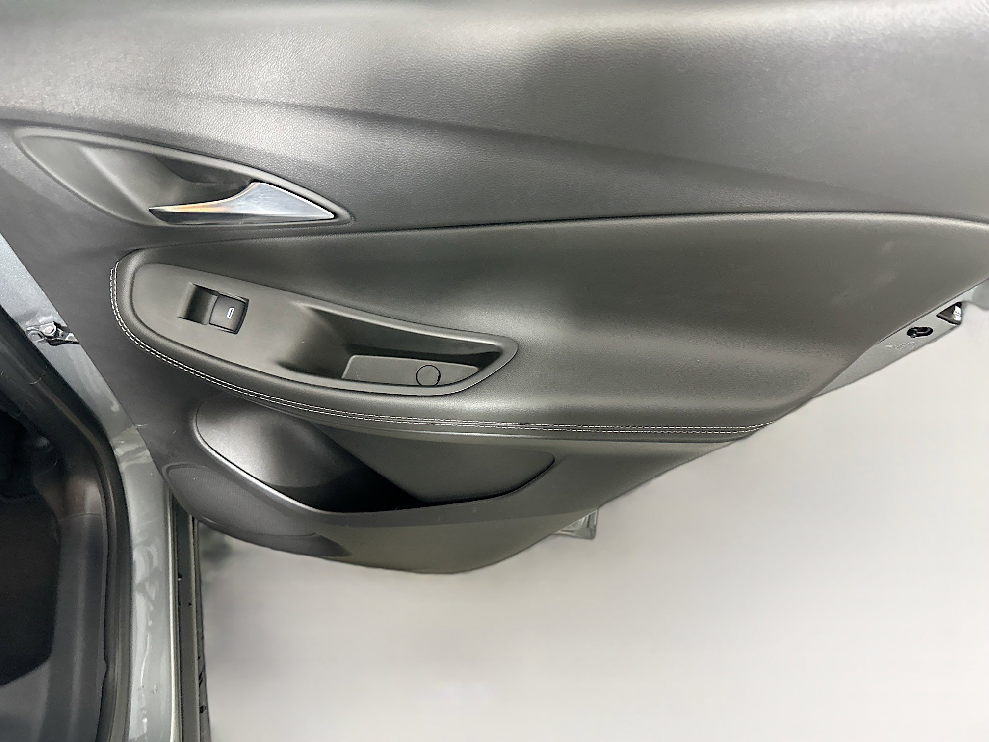 Used 2025 Buick Encore GX Preferred AWD/4WD image 28