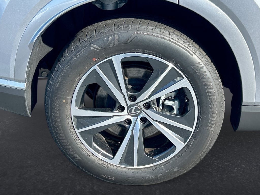 Used 2026 Lexus RX 350 Premium w/ Accessory Package (Z1) FWD image 17