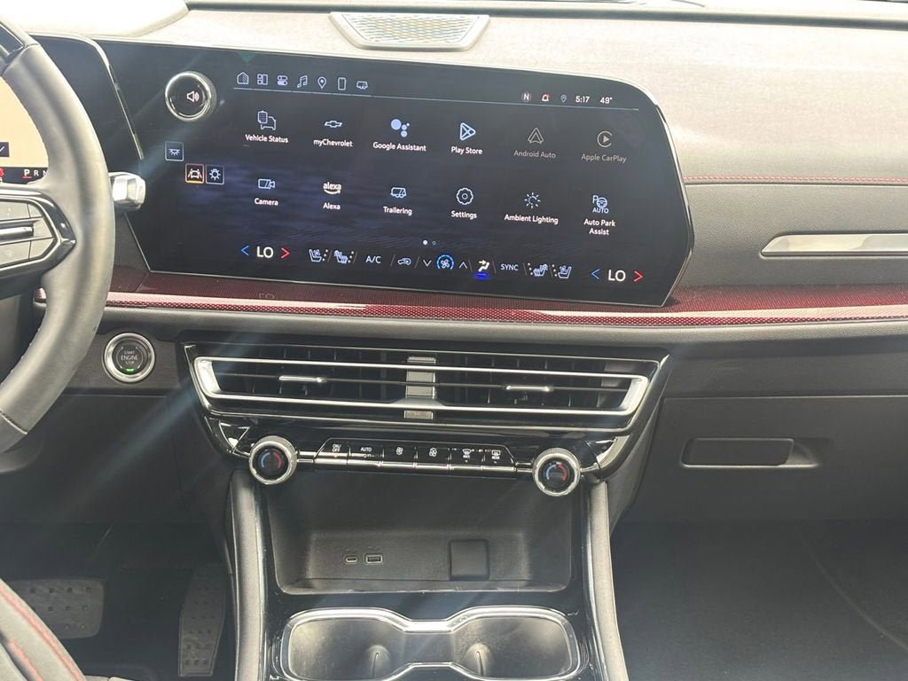 Used 2025 Chevrolet Traverse RS image 13