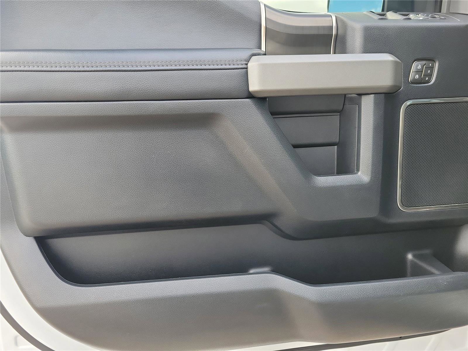 Used 2020 Ford F150 Raptor w/ Equipment Group 802A Luxury image 18