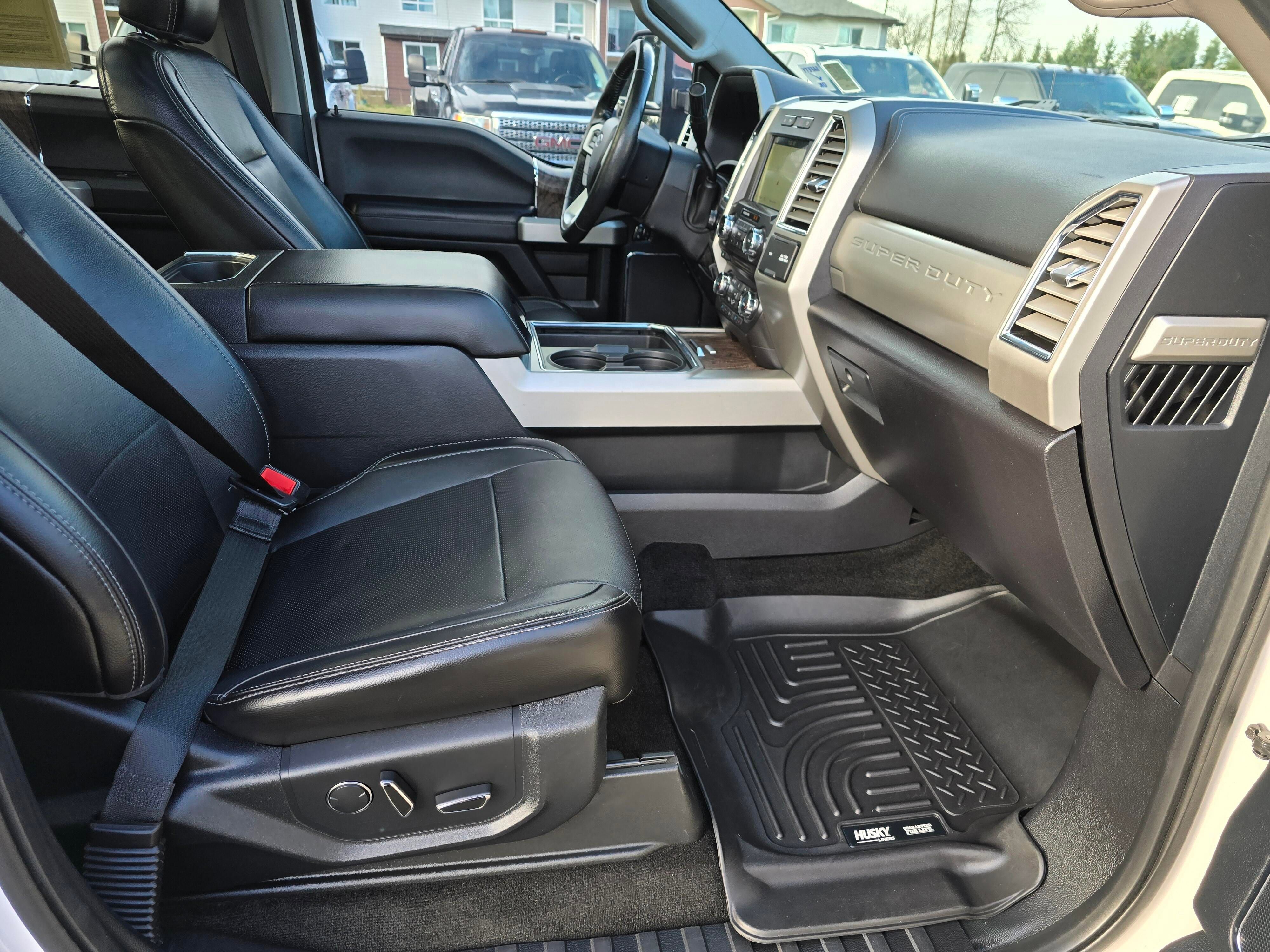 Used 2017 Ford F250 Lariat w/ Lariat Ultimate Package image 28