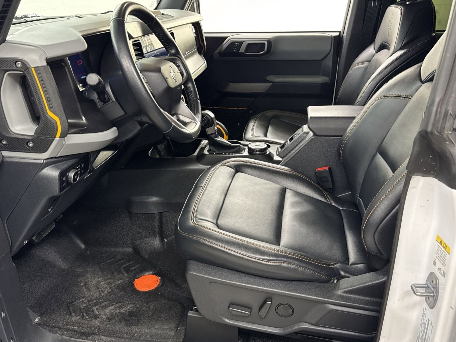 Used 2023 Ford Bronco Badlands image 2