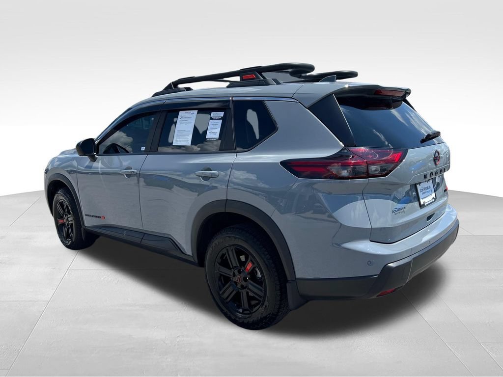 Used 2025 Nissan Rogue SV AWD/4WD image 3