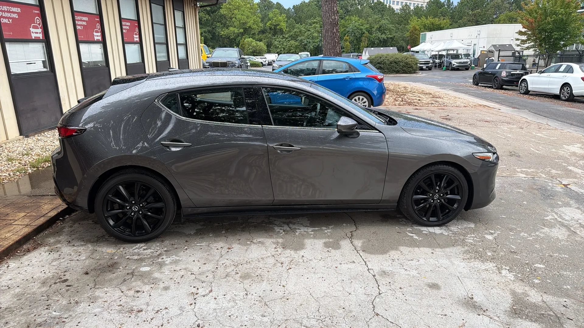 Used 2019 MAZDA MAZDA3 Hatchback w/ Premium Package FWD image 10