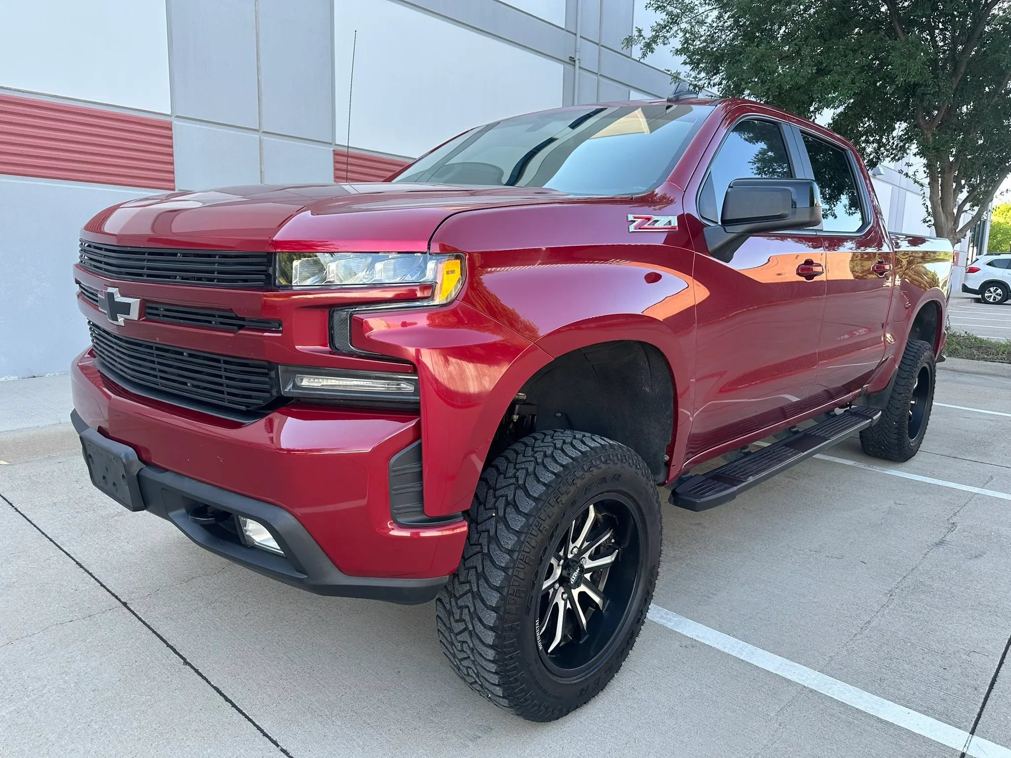 Used 2019 Chevrolet Silverado 1500 RST AWD/4WD image 2