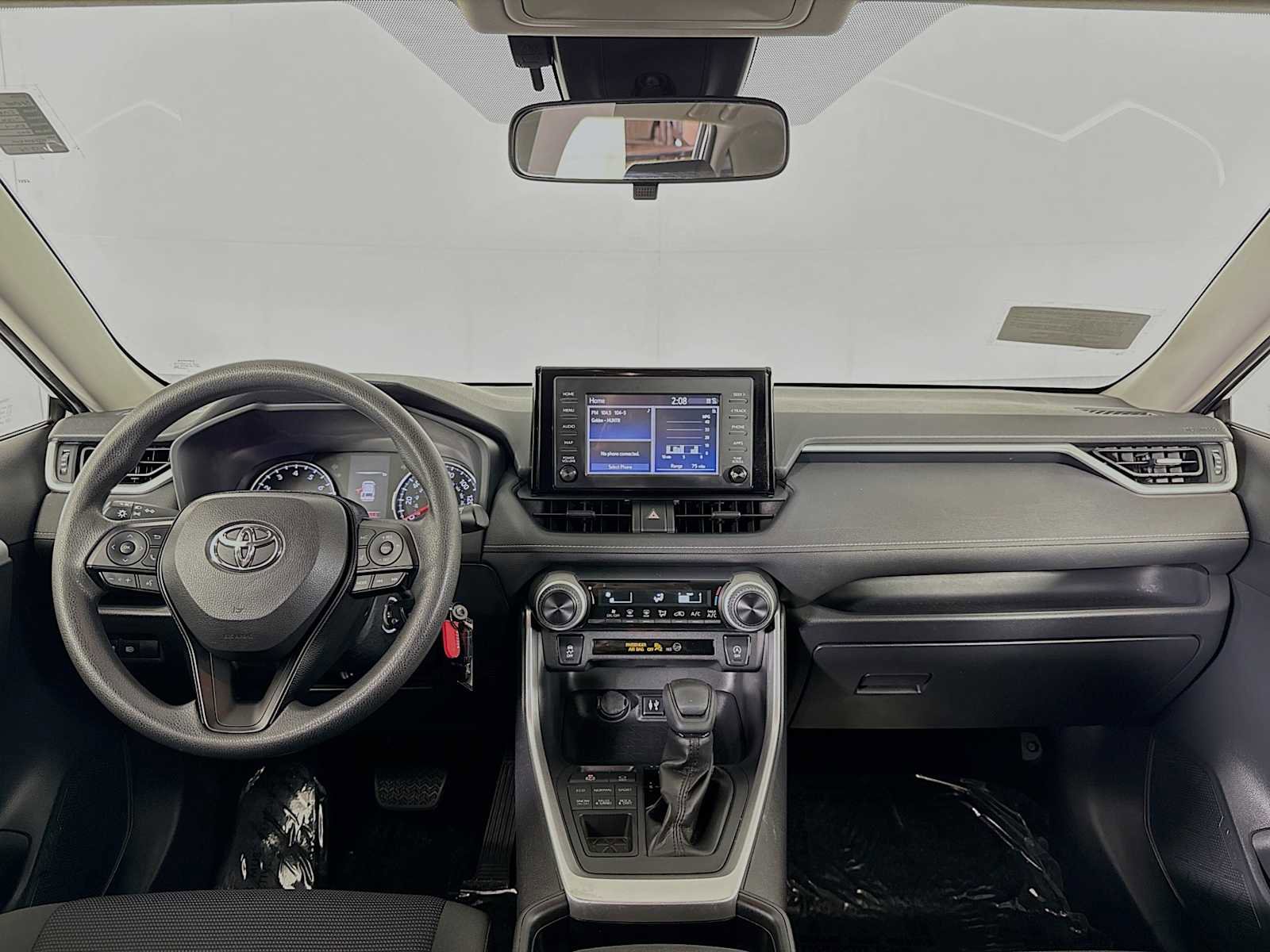 Used 2019 Toyota RAV4 LE w/ Carpet Mat Package image 20