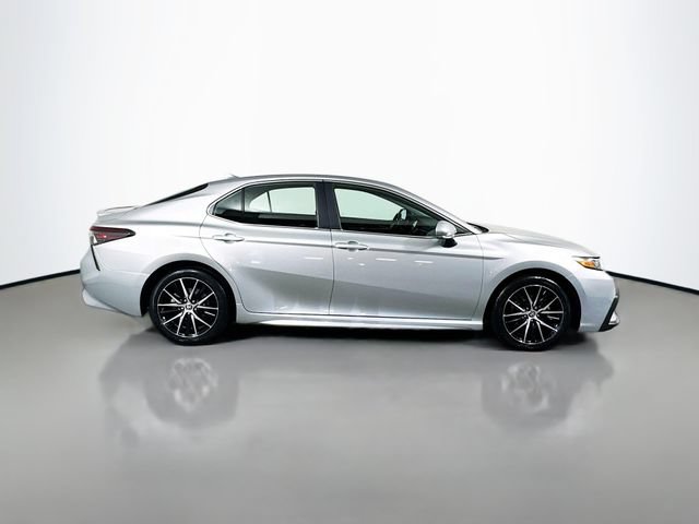 Used 2024 Toyota Camry SE FWD image 9