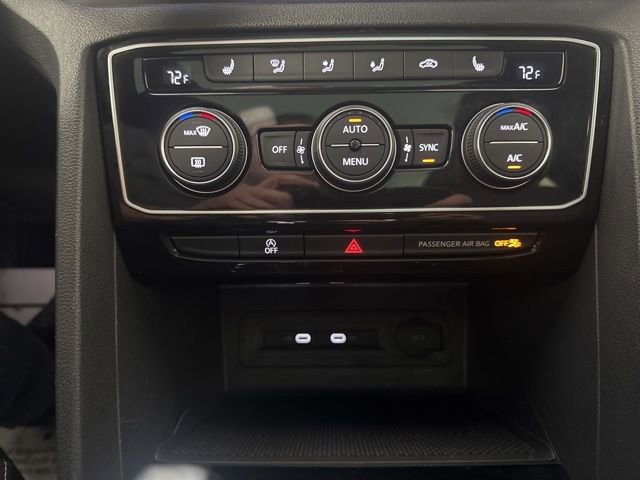 Used 2022 Volkswagen Atlas Cross Sport SEL R-Line AWD/4WD image 16