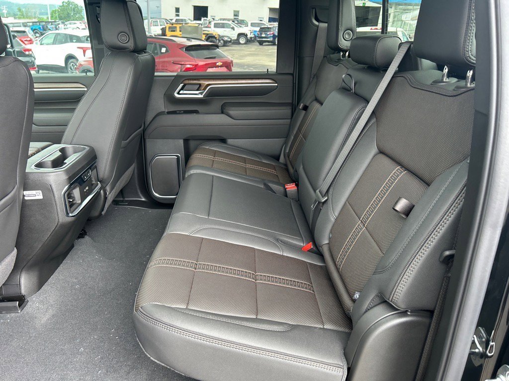 New 2025 Chevrolet Silverado 3500 High Country w/ Technology Package image 6
