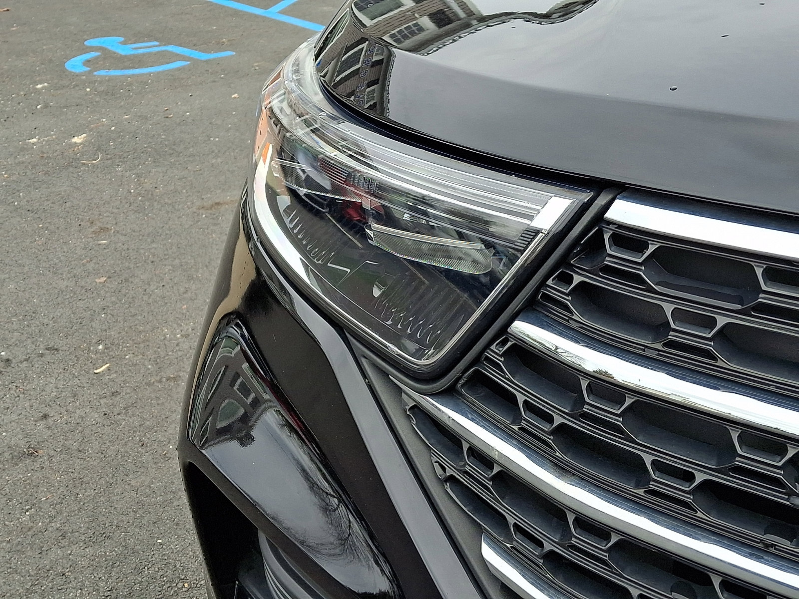 Used 2023 Ford Explorer XLT w/ Class IV Trailer Tow Package image 10