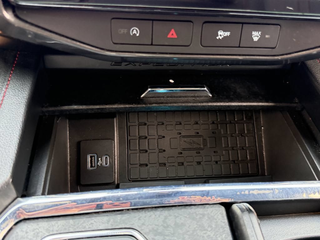 Used 2022 Ford Expedition Limited AWD/4WD image 24