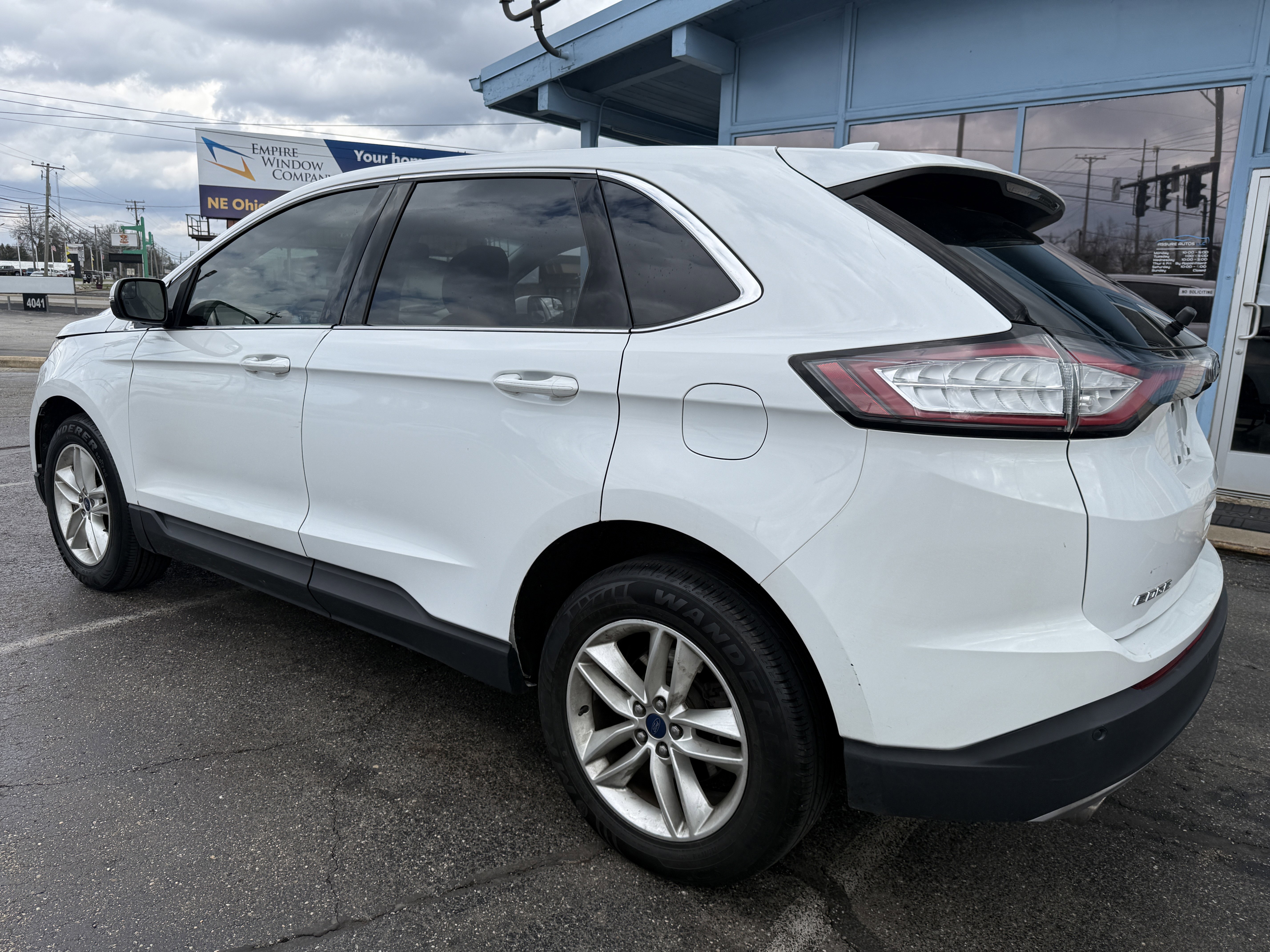 Used 2017 Ford Edge SEL w/ Equipment Group 201A image 3
