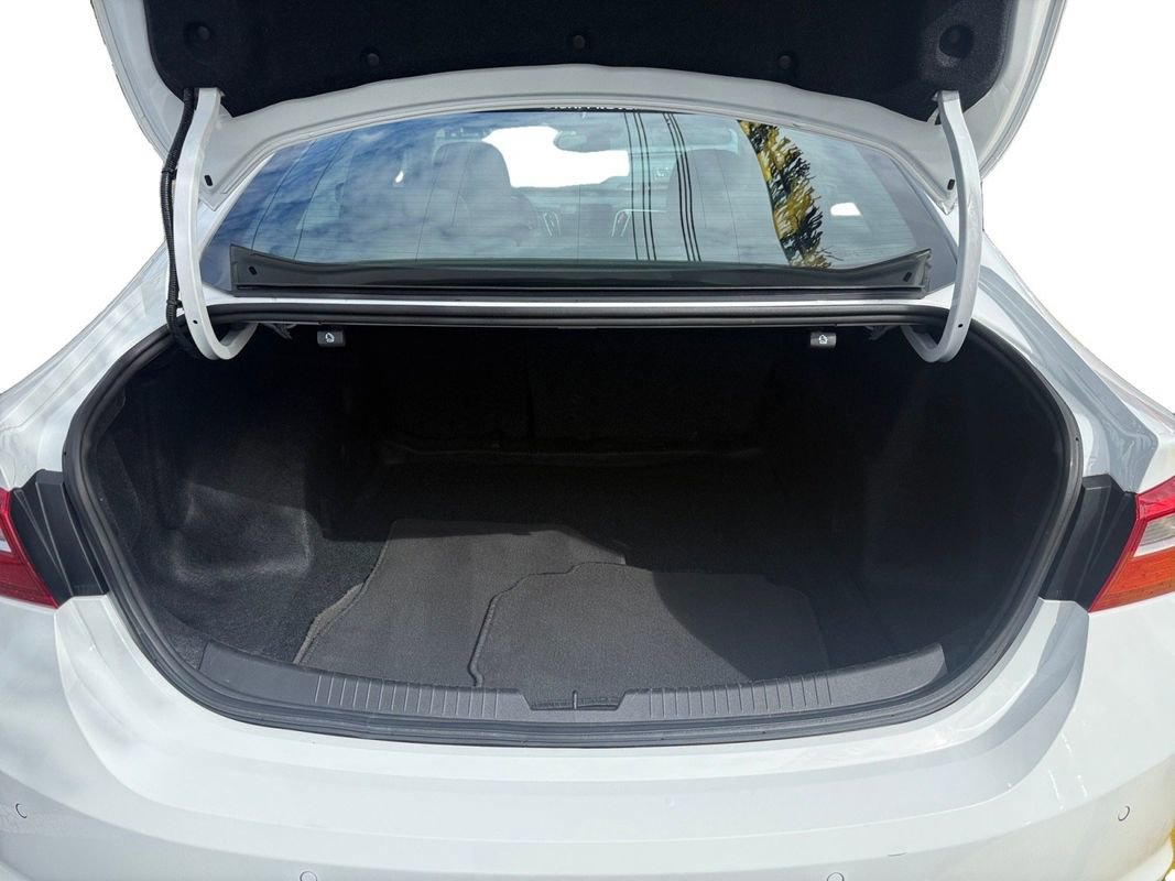 Used 2024 Chevrolet Malibu LT image 31