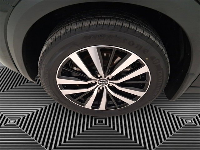 Used 2024 Nissan Pathfinder Platinum w/ Black Appearance Package image 9