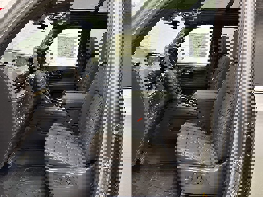 New 2026 Chevrolet Suburban High Country image 9