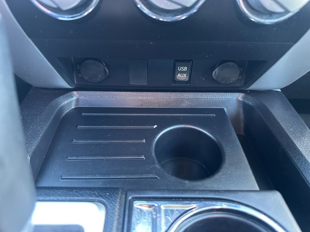 Used 2015 Toyota Tundra SR5 w/ SR5 Upgrade Package image 7