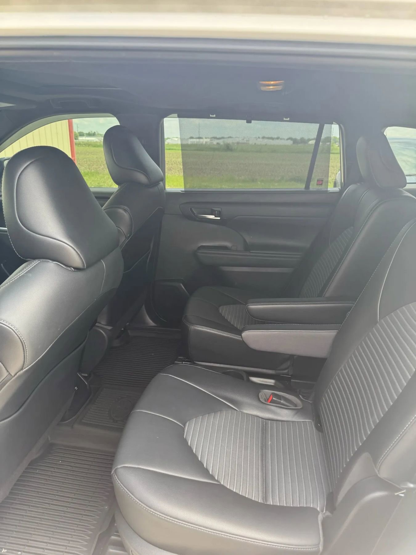 Used 2021 Toyota Highlander XSE AWD/4WD image 18