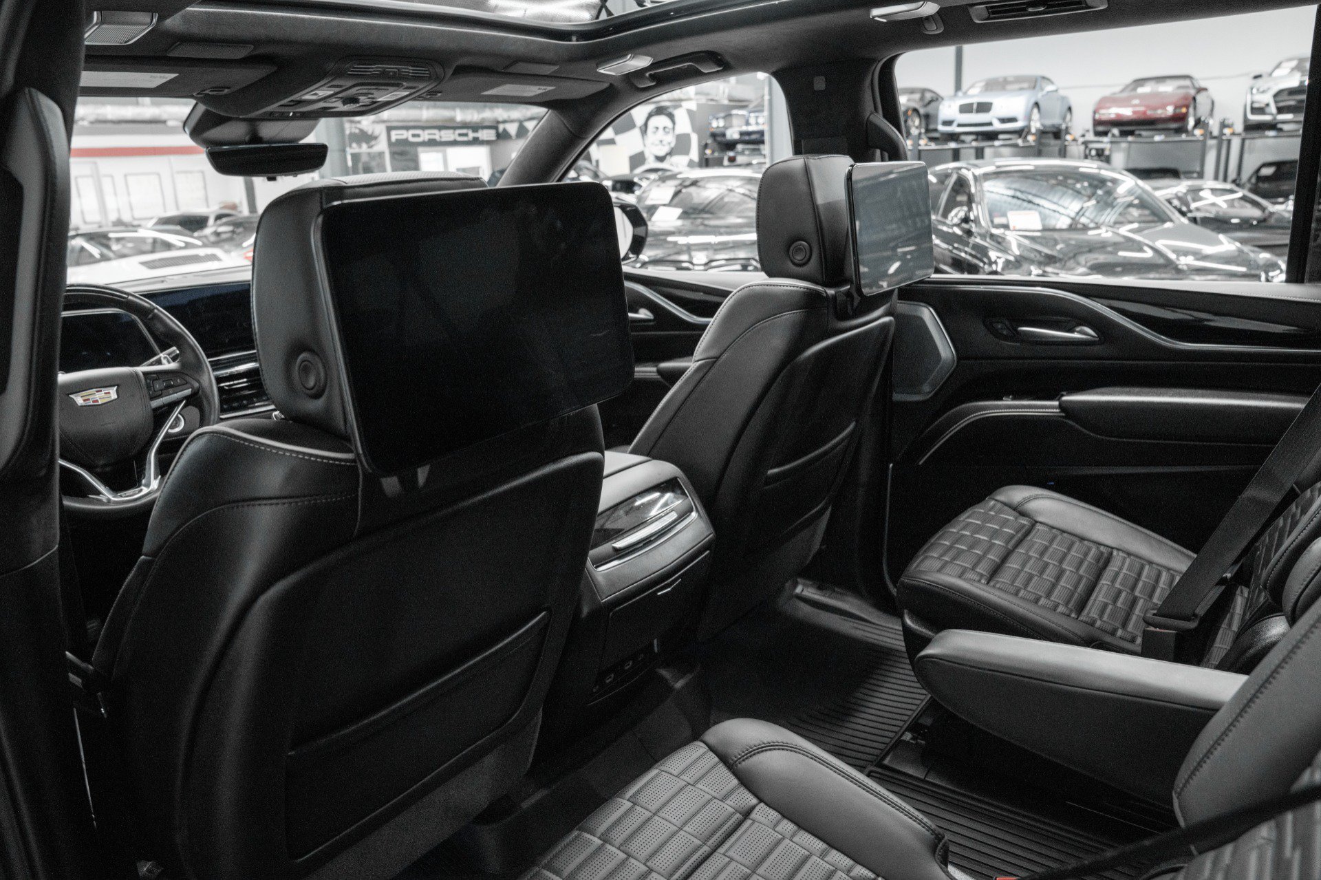 Used 2024 Cadillac Escalade ESV V w/ LPO, Floor Liner Package AWD/4WD image 27