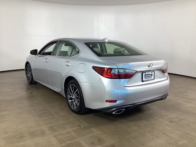 Used 2017 Lexus ES 350 w/ Luxury Package FWD image 7