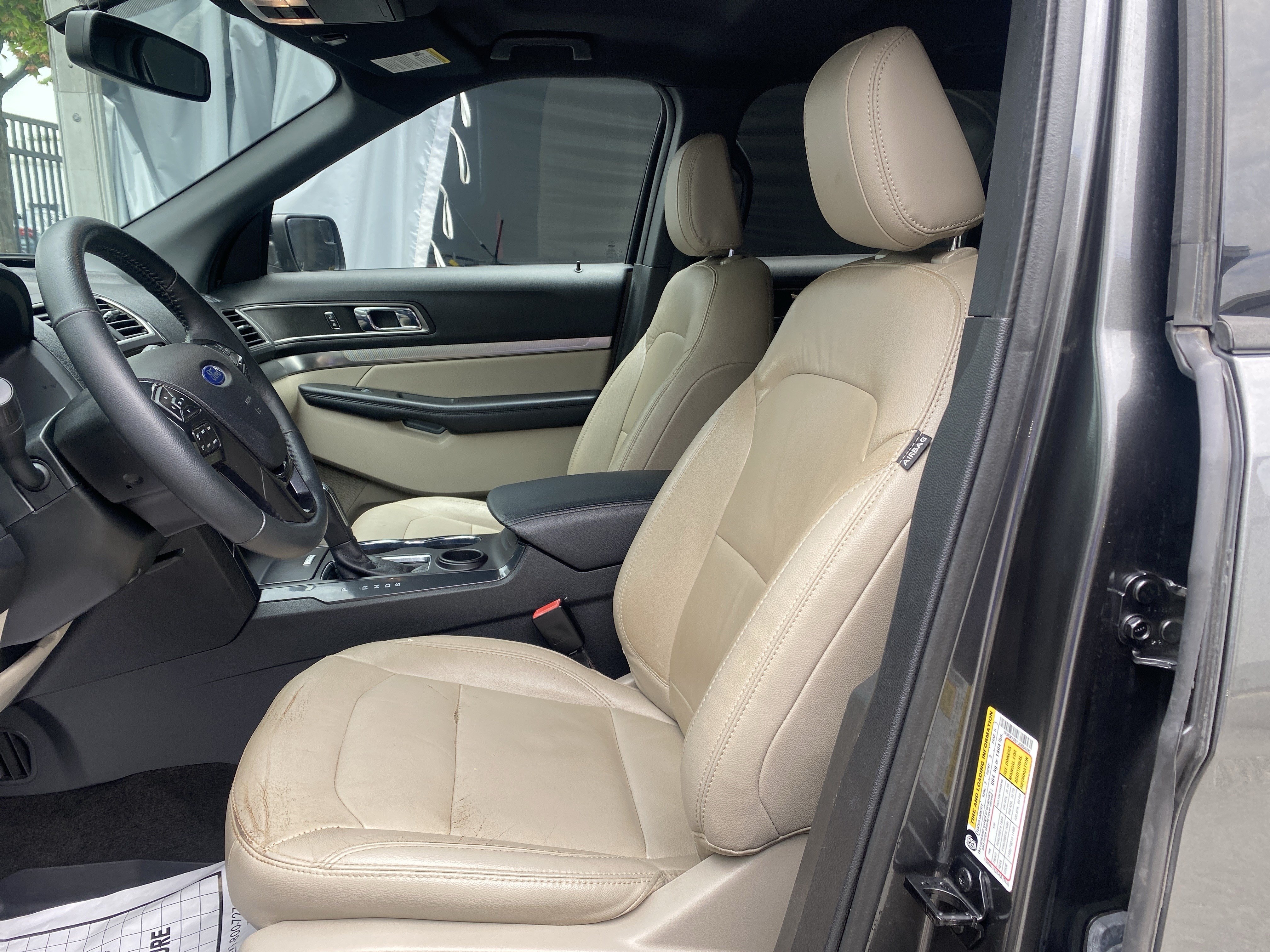 Used 2018 Ford Explorer XLT w/ Equipment Group 202A FWD image 16